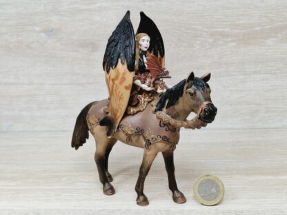 Schleich - 70406 Surah mit Pferd [mit Drache] (RAR)