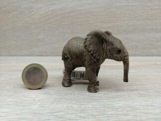 Schleich - 14763 Afrikanisches Elefantenbaby (Fähnchen)
