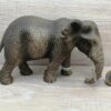 Schleich - 14761 Afrikanischer Elefantenkuh (Fähnchen)