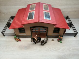 Schleich – 42103 Pferdehof mit Zubehör [Trakehner] (RAR)