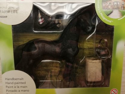 Schleich –  42269 Pferdepflegeset - Friese Hengst (mit OVP) – Bild 2