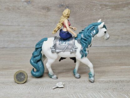 Schleich - 70558 Gabriella mit Meerespferd – Bild 2