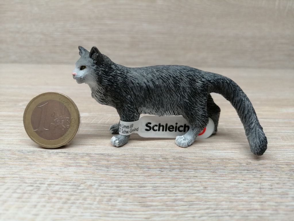 Schleich 13893 Chat Maine Coon – Figurine Réaliste 8 X 3 X 4 Cm – Farm World – Dès 3 Ans