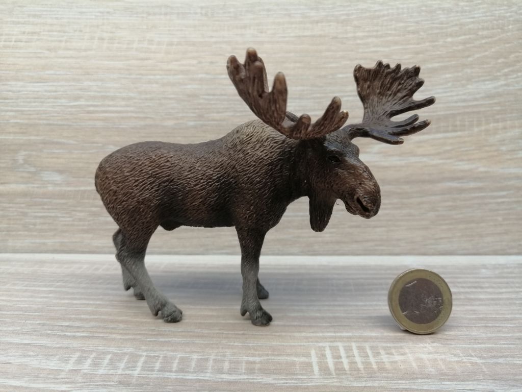 SCHLEICH 14619 - Wild Life Elch Bulle Figur, Detailgetreu Handbemalt, Ca. 13,5x8x10 Cm