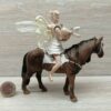 Schleich - 70409 Iloris & Leolynn mit Pferd – Bild 3