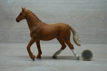 Schleich – 42360 Englisch Vollblut mit Decke [Stute] – Bild 3
