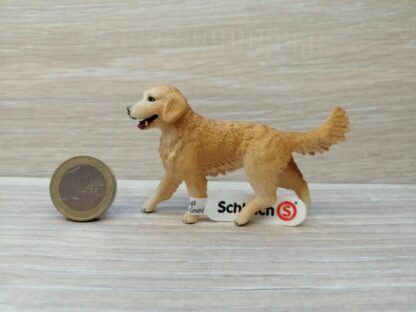Schleich - 16395 bzw. WWF 17070 Golden Retriever Hündin (Fähnchen)