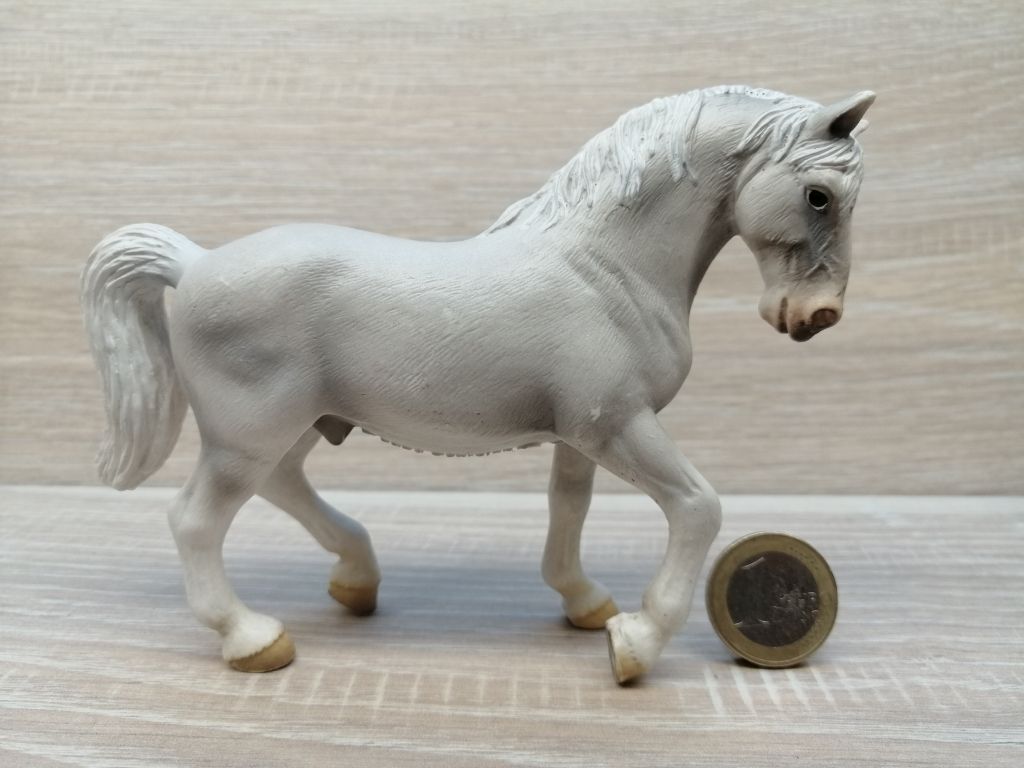 Schleich 13296 - Figura/Miniatura Caballos, Yegua De Hannover, Doma