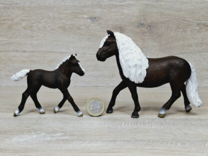 Schleich – Schwarzwälder Familie komplett #1 – Bild 4