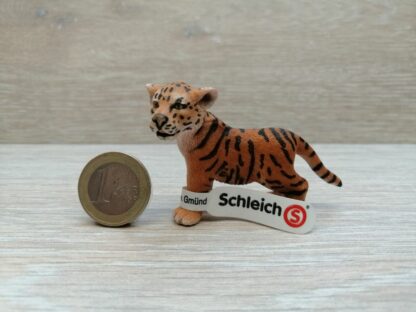 Schleich - 14371 Tiger Junges, stehend (Fähnchen - Sammler) [Farbvariante]
