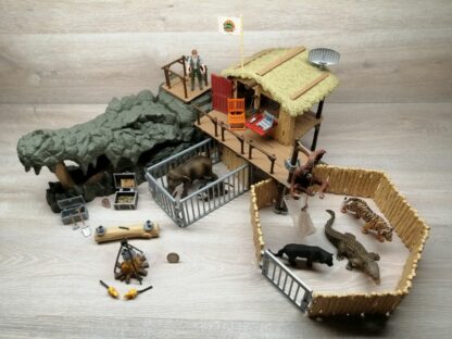 Schleich – 42350 Dschungel Forschungsstation Croko + 2 Extras