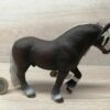 Schleich – 13663 Schwarzwälder Hengst (Fähnchen - Sammler)´ – Bild 2
