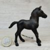 Schleich - 13622 Friese Fohlen (Fähnchen - Sammler)` – Bild 2