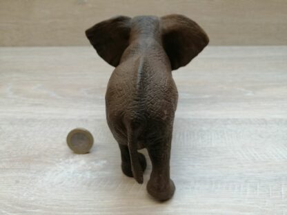 Schleich - 14341 Afrikanischer Elefantenbulle (Fähnchen-Sammler)´ – Bild 4