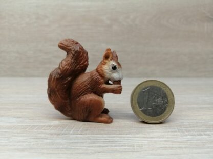 Schleich - 14252 Eichhörnchen, fressend