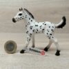 Schleich - 13890 bzw. WWF 17076 Knabstrupper Fohlen (Fähnchen)