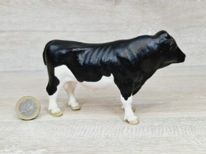 Schleich - 13143 Bulle Schwarzbunt – Bild 3