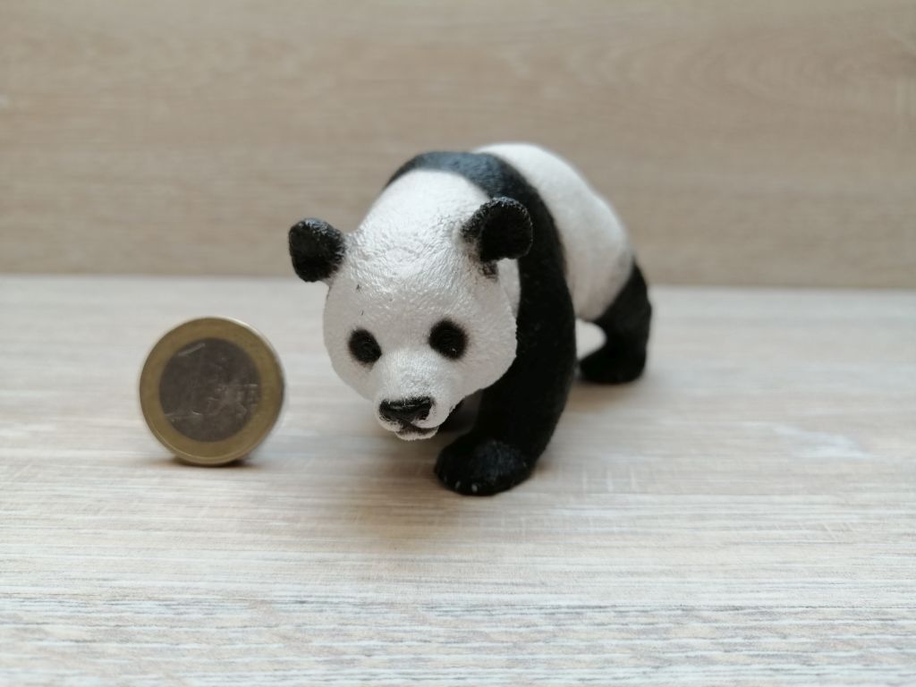 Schleich - Modello Ridotto Di Panda Selvatico Femmina Gigante In