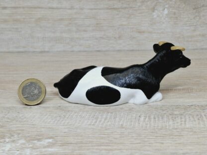 Schleich – 13211 Kuh schwarz/weiß, liegend – Bild 3