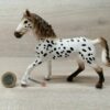 Schleich – 13889 Knabstrupper Hengst (Fähnchen)