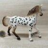 Schleich – 13889 Knabstrupper Hengst (Fähnchen) – Bild 2
