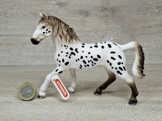 Schleich – 13889 Knabstrupper Hengst (Fähnchen)