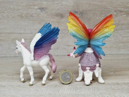 Schleich - 70484 Lis mit Pegasuseinhorn Fohlen – Bild 3