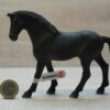 Schleich – 13856 Englisch Vollblut Hengst (Fähnchen-Sammler)