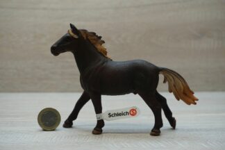 Schleich - 13805 Mustang Hengst (Fähnchen)