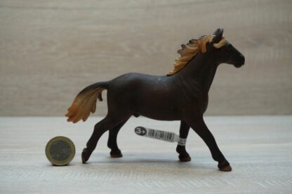 Schleich - 13805 Mustang Hengst (Fähnchen) – Bild 2