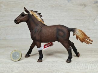 Schleich - 13805 Mustang Hengst (Fähnchen)