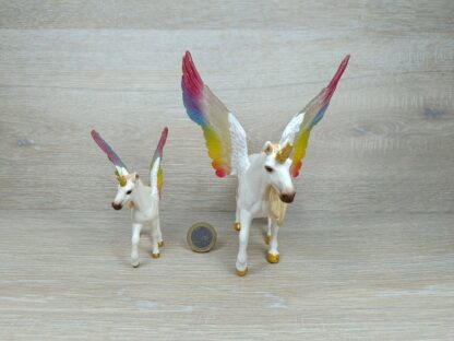 Schleich - Geflügeltes Regenbogeneinhorn Familie – Bild 3
