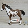 Schleich – 13695 Pinto Jährling (Fähnchen - Sammler)´ – Bild 2