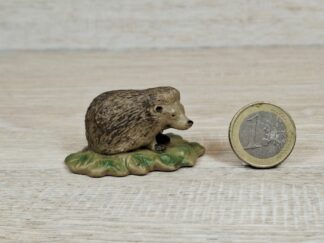 Schleich - 14237 Igel [auf Waldboden]