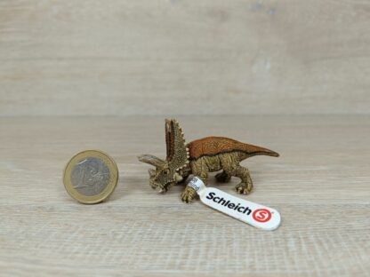 Schleich - 14535 Pentaceratops, mini [braun/orange] --- 2015 Nr 4/8 (Fähnchen-Sammler)`