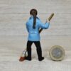 Schleich – 13445 Stallmädchen [mit Besen] – Bild 2