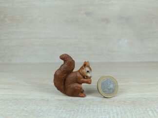 Schleich - 14252 Eichhörnchen, fressend