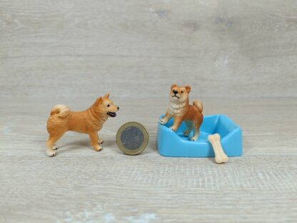 Schleich - 42479 Shiba Inu Mutter und Welpe [mit Hundekorb]