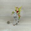 Schleich - 70517 Marween in festlicher Kleidung - mit Pferd [Waschbär Piuh] – Bild 2