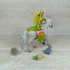 Schleich - 70517 Marween in festlicher Kleidung - mit Pferd [Waschbär Piuh] – Bild 4