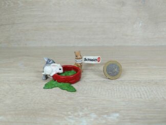 Schleich - 13725 Kaninchenjungen mit Napf (Fähnchen-Sammler)´