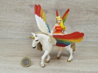 Schleich - 70486 Ilaya mit Pegasuseinhorn [Regenbogen]