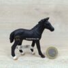 Schleich – 82143 Herzblatt + 82144 Gardez [Marbach Trakehner] (Fähnchen-Sammler + Zertifikat) (RAR) – Bild 8