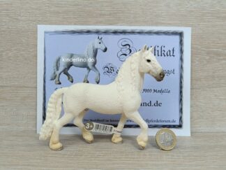 Schleich – 82867 Weißer Friesenhengst (RAR) (Fähnchen-Sammler + Zertifikat)