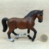 Schleich – 82141 Satchmo [Hannoveraner Hengst] (Fähnchen-Sammler + Zertifikat)(RAR) – Bild 2