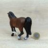 Schleich – 82141 Satchmo [Hannoveraner Hengst] (Fähnchen-Sammler + Zertifikat)(RAR) – Bild 6