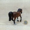 Schleich – 82141 Satchmo [Hannoveraner Hengst] (Fähnchen-Sammler + Zertifikat)(RAR) – Bild 7