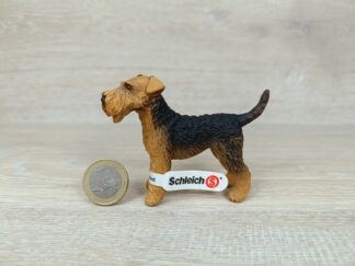 Schleich - 16336 Airedale Terrier (RAR) (Fähnchen-Sammler)´