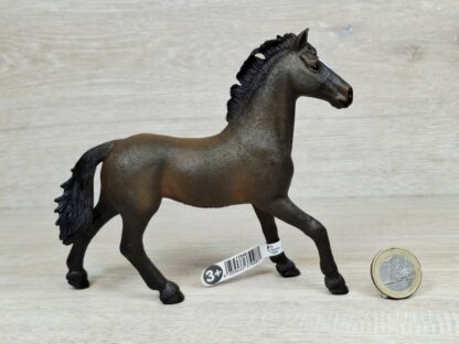 Schleich – 13946 Oldenburger Hengst (Fähnchen)