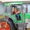 Schleich – 42052 Traktor mit Fahrer (mit OVP) – Bild 3
